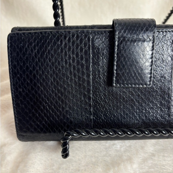 Gucci Black Leather Continental Wallet - Picture 8 of 11